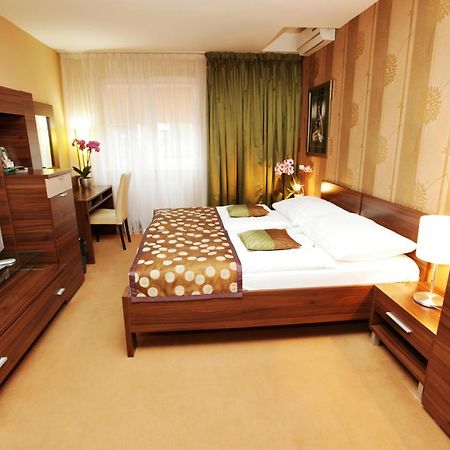 City Hotel Nitra With Free Parking Room photo