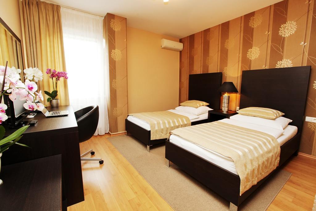 City Hotel Nitra With Free Parking Room photo