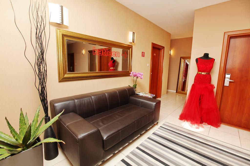 City Hotel Nitra With Free Parking Exterior photo