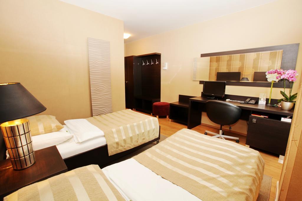 City Hotel Nitra With Free Parking Room photo