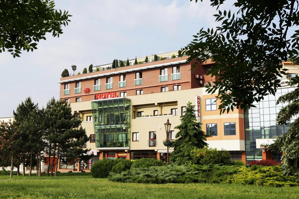 City Hotel Nitra With Free Parking Exterior photo