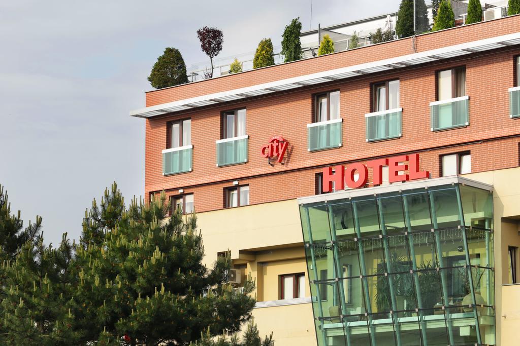 City Hotel Nitra With Free Parking Exterior photo